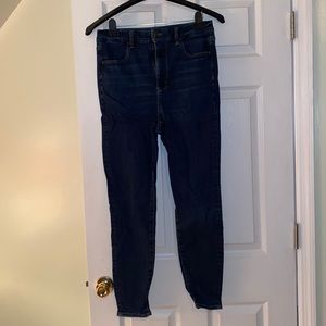 American Eagle Super Hi-Rise Jeggings in a 12